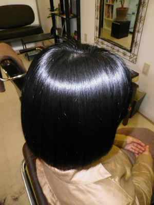 バンコクATAMAヘアーサロンのヘアーマニキュアイメージ